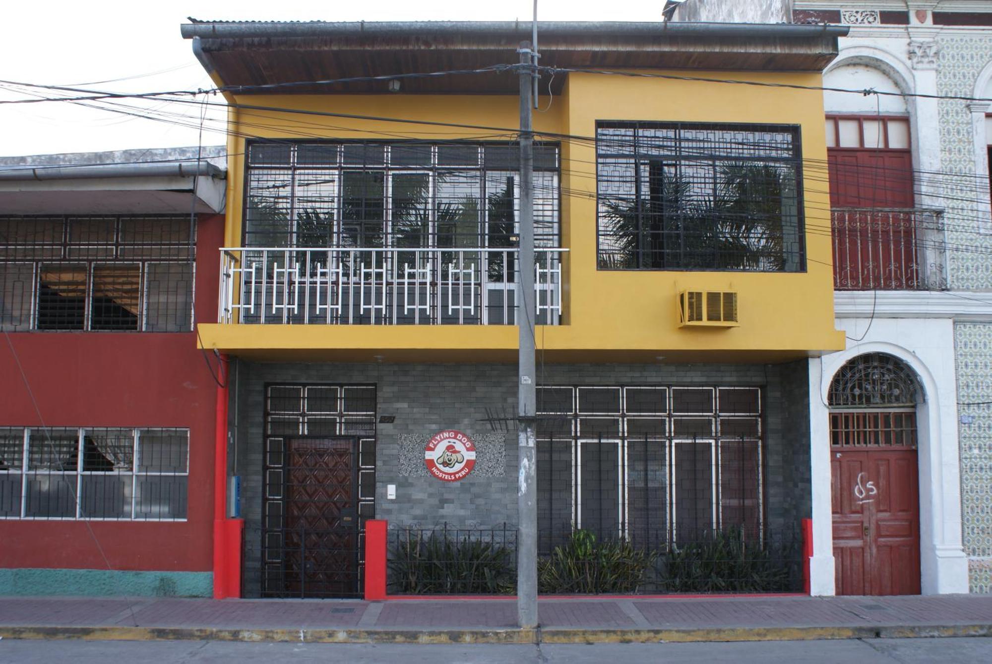 Flying Dog Hostel Iquitos Exterior photo