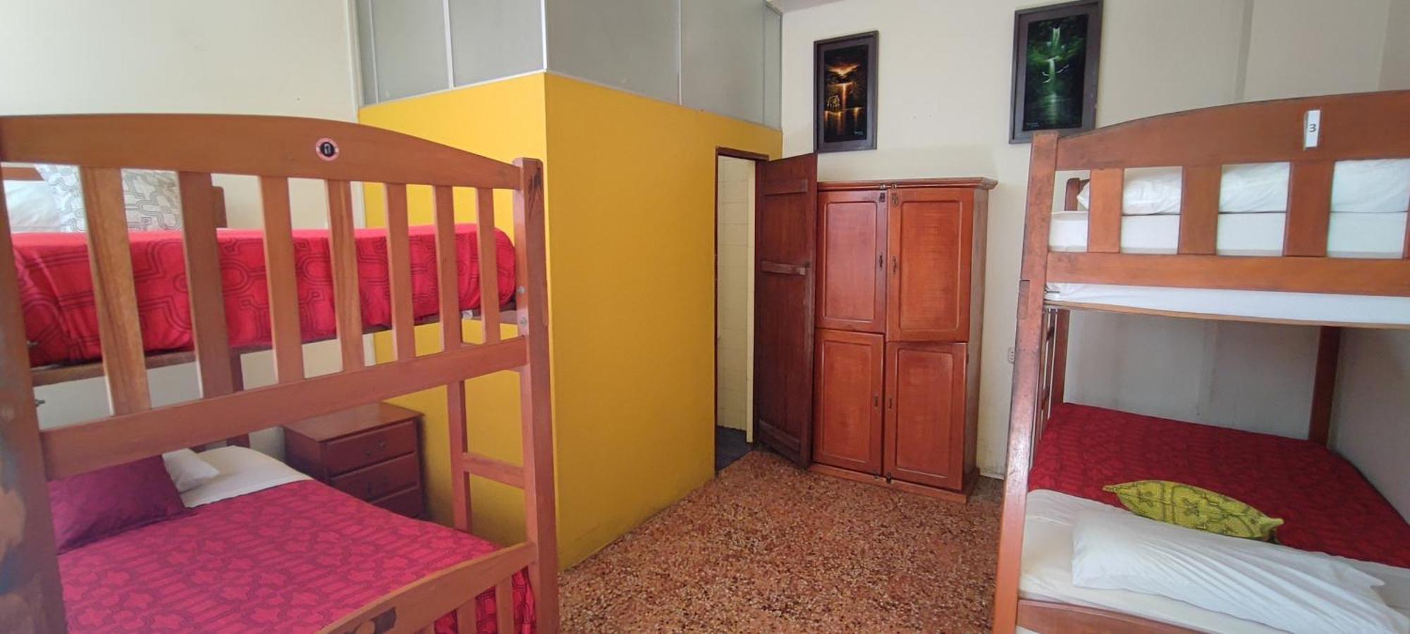 Flying Dog Hostel Iquitos Exterior photo