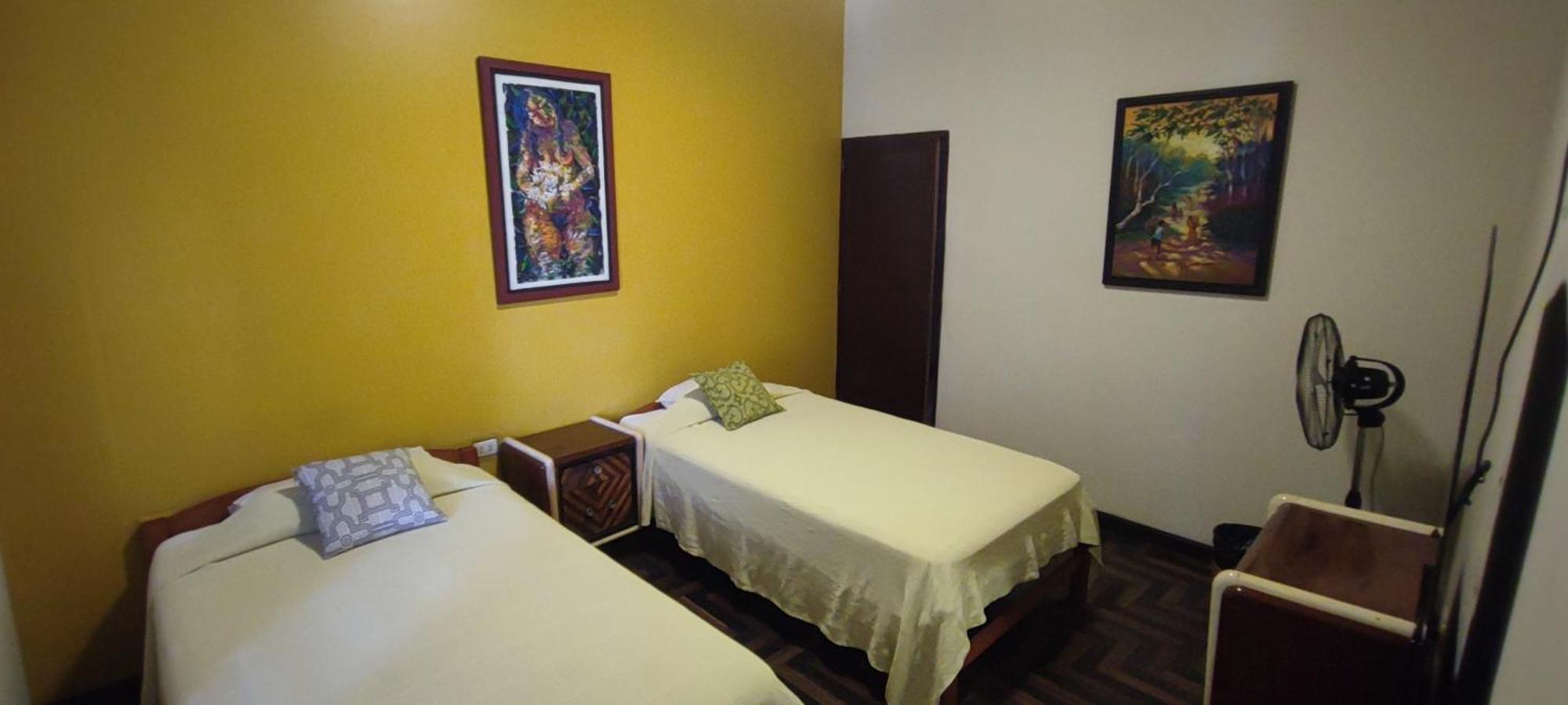Flying Dog Hostel Iquitos Exterior photo