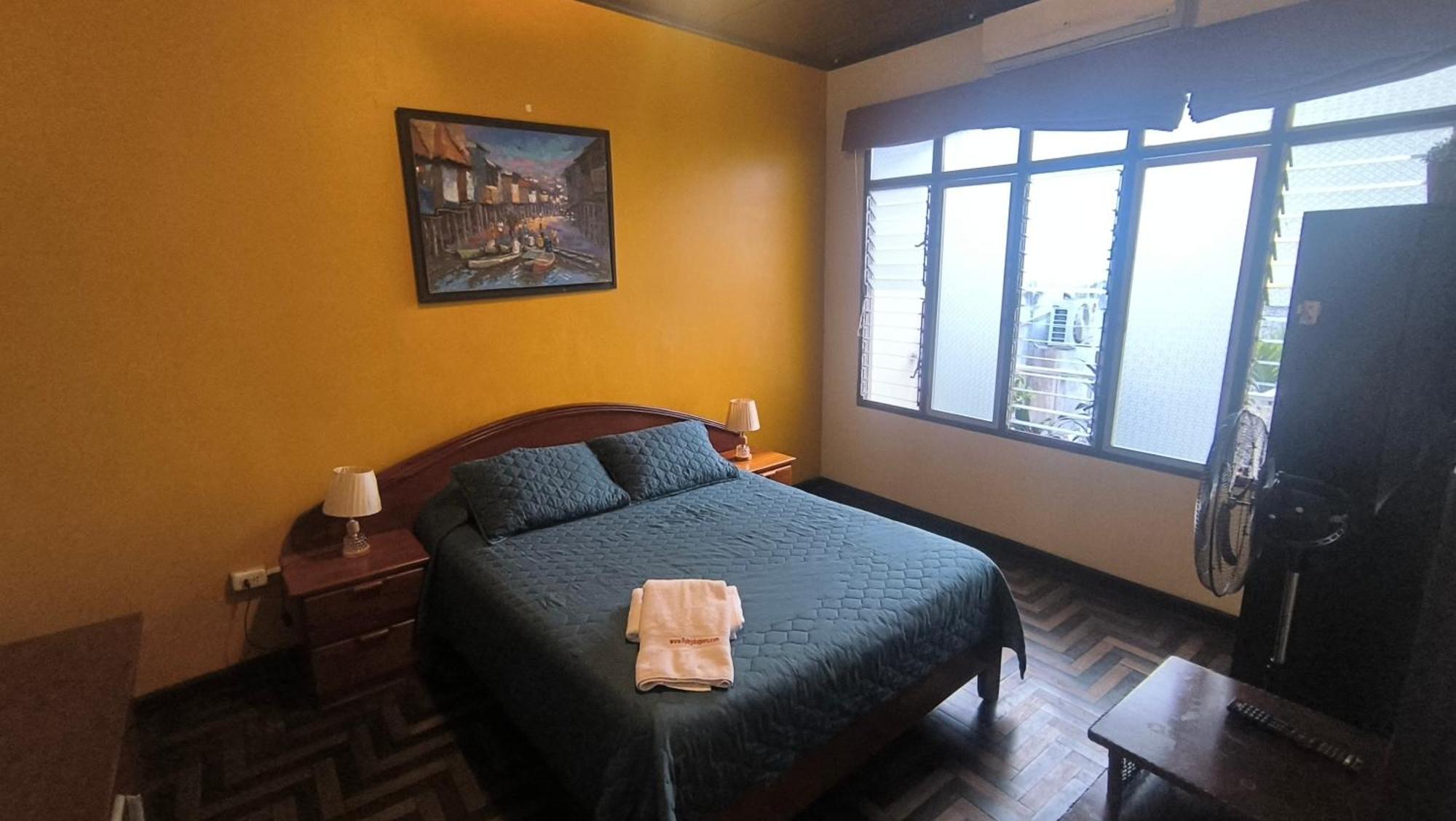 Flying Dog Hostel Iquitos Exterior photo