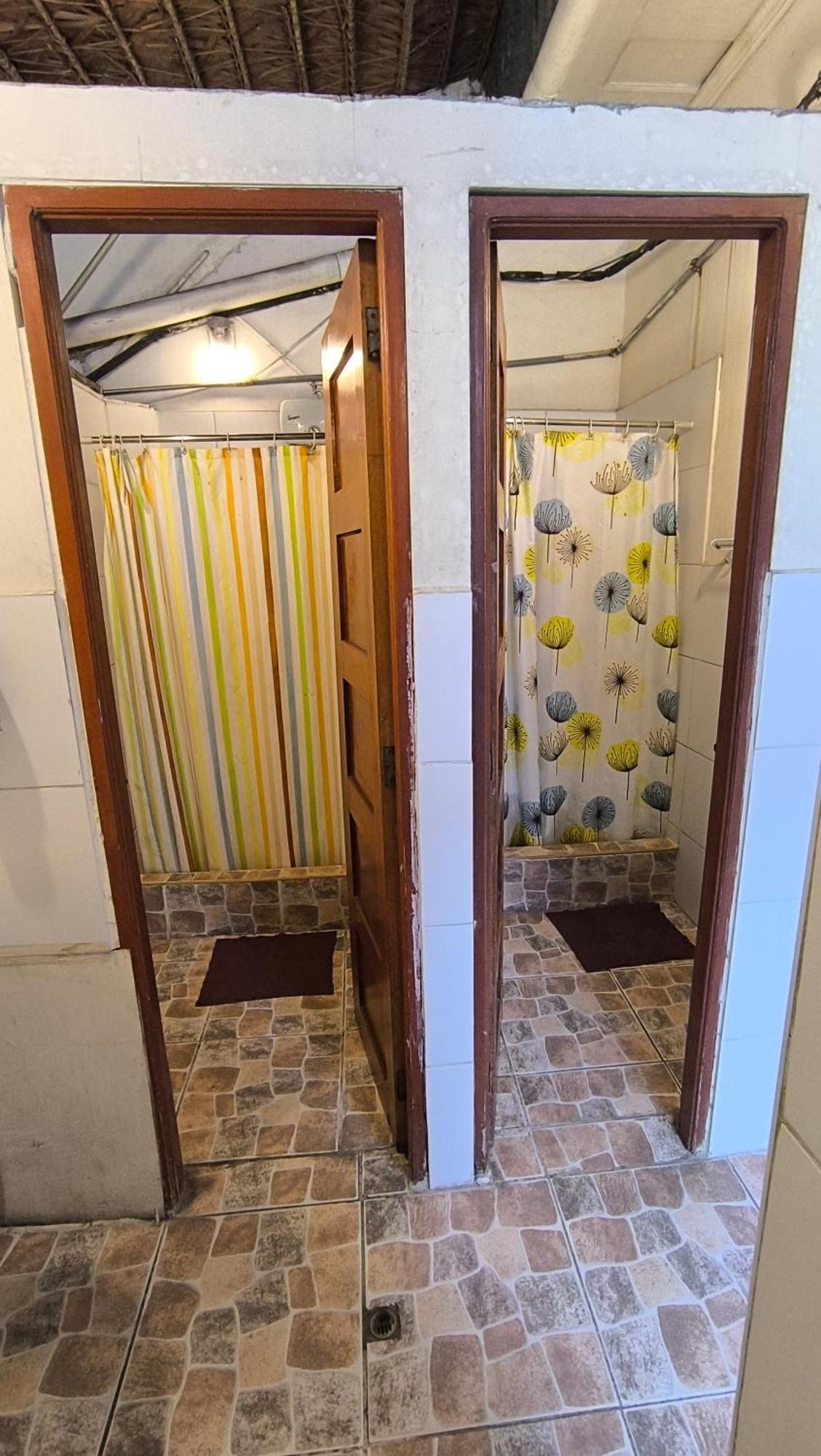Flying Dog Hostel Iquitos Exterior photo